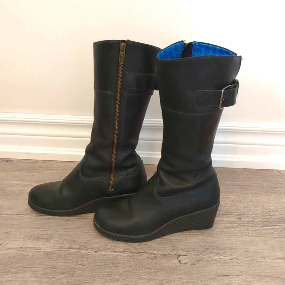 Crocs Leather Wedge Boots!